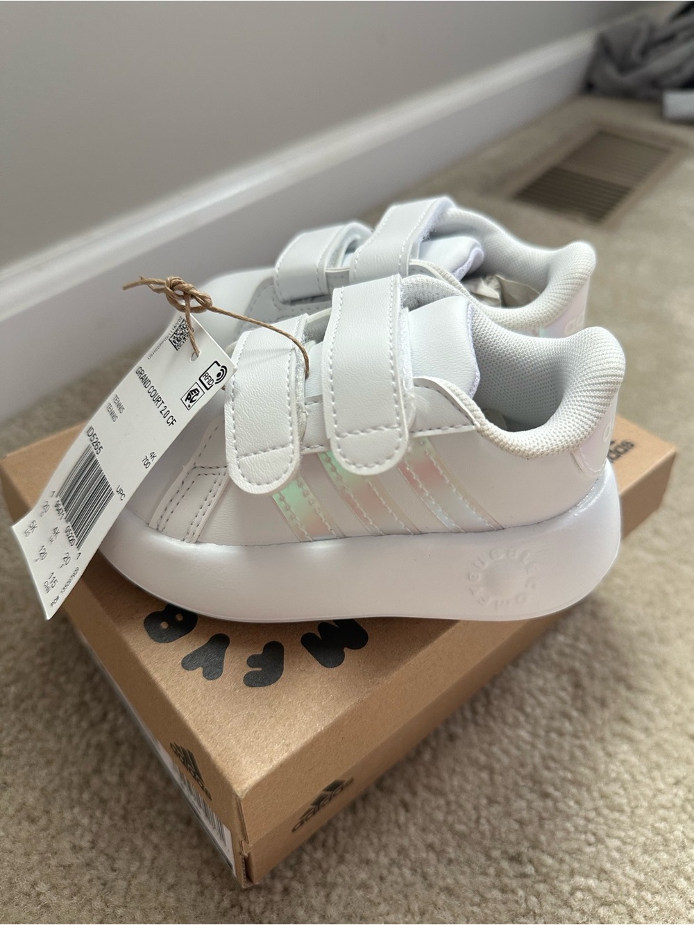 adidas Kids White Sneakers with Iridescent Stripes grand court 2.0